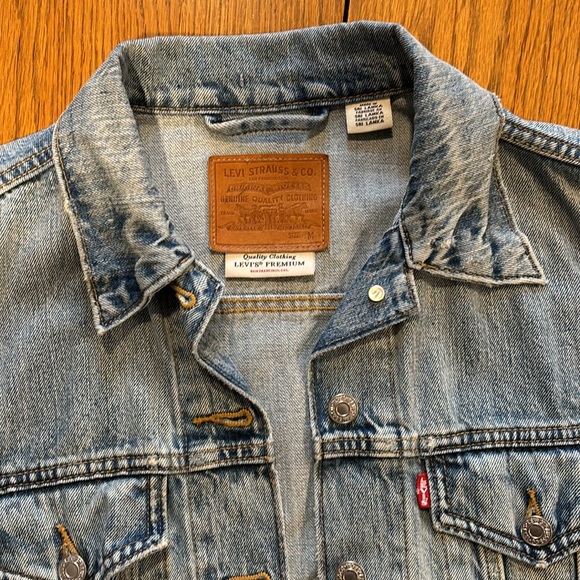 Levi’s Demin jacket - Medium - Picture 2 of 6